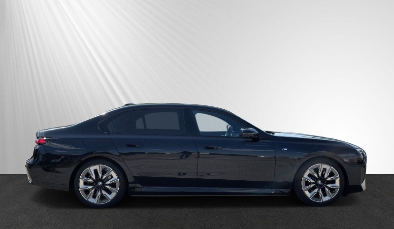 BMW 750 e xDrive = M-Sport Pro= Гаранция, снимка 3 - Автомобили и джипове - 46432903