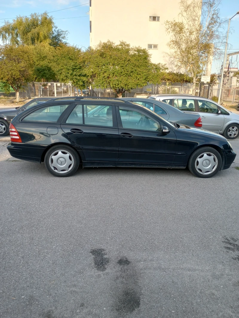 Mercedes-Benz C 220, снимка 2 - Автомобили и джипове - 48889278