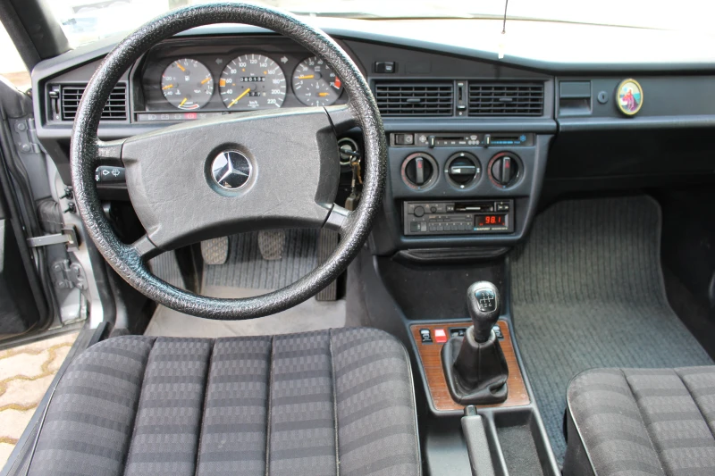 Mercedes-Benz 190 190E, снимка 9 - Автомобили и джипове - 50980134