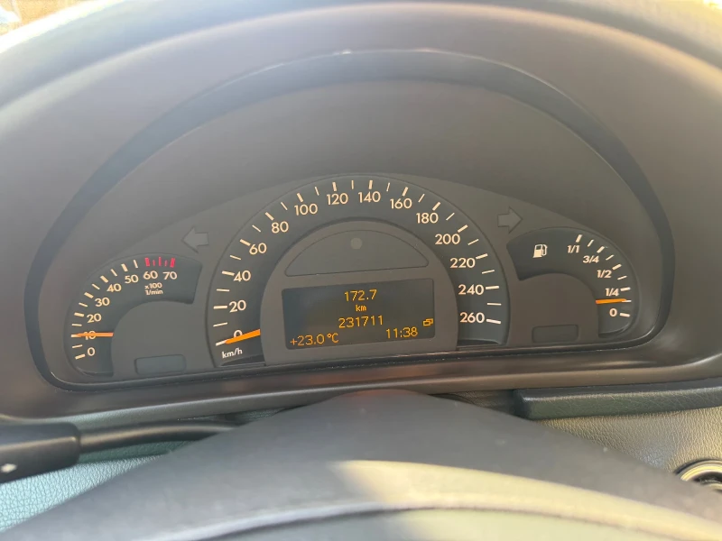 Mercedes-Benz C 200 Mercedes C 200 Kompressor, снимка 6 - Автомобили и джипове - 52934181