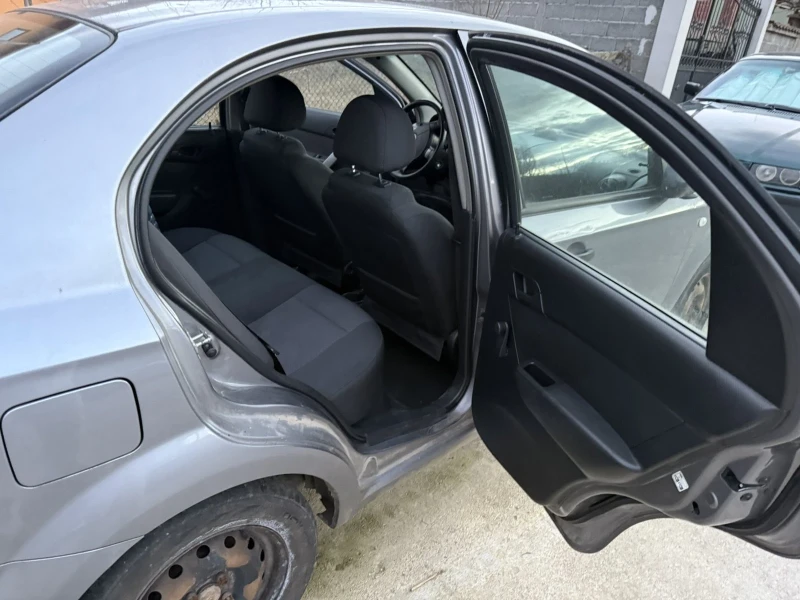 Chevrolet Aveo 1.4, снимка 12 - Автомобили и джипове - 52871610
