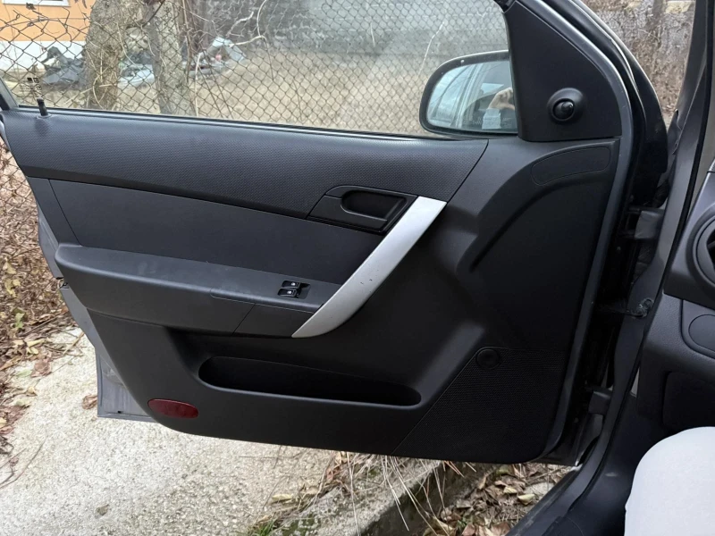 Chevrolet Aveo 1.4, снимка 8 - Автомобили и джипове - 52871610