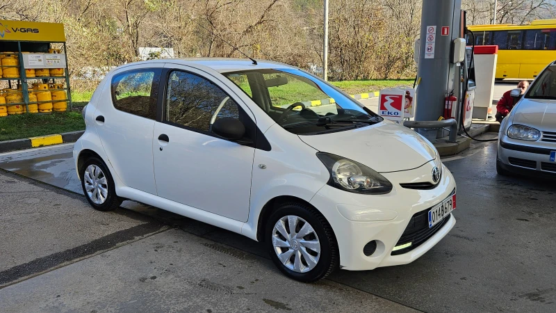 Toyota Aygo 1.0 NAVIG/KLIMA/EURO-6, снимка 8 - Автомобили и джипове - 52894064