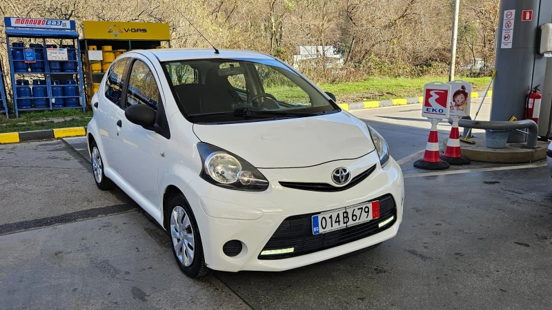 Toyota Aygo 1.0 NAVIG/KLIMA/EURO-6, снимка 9 - Автомобили и джипове - 52894064