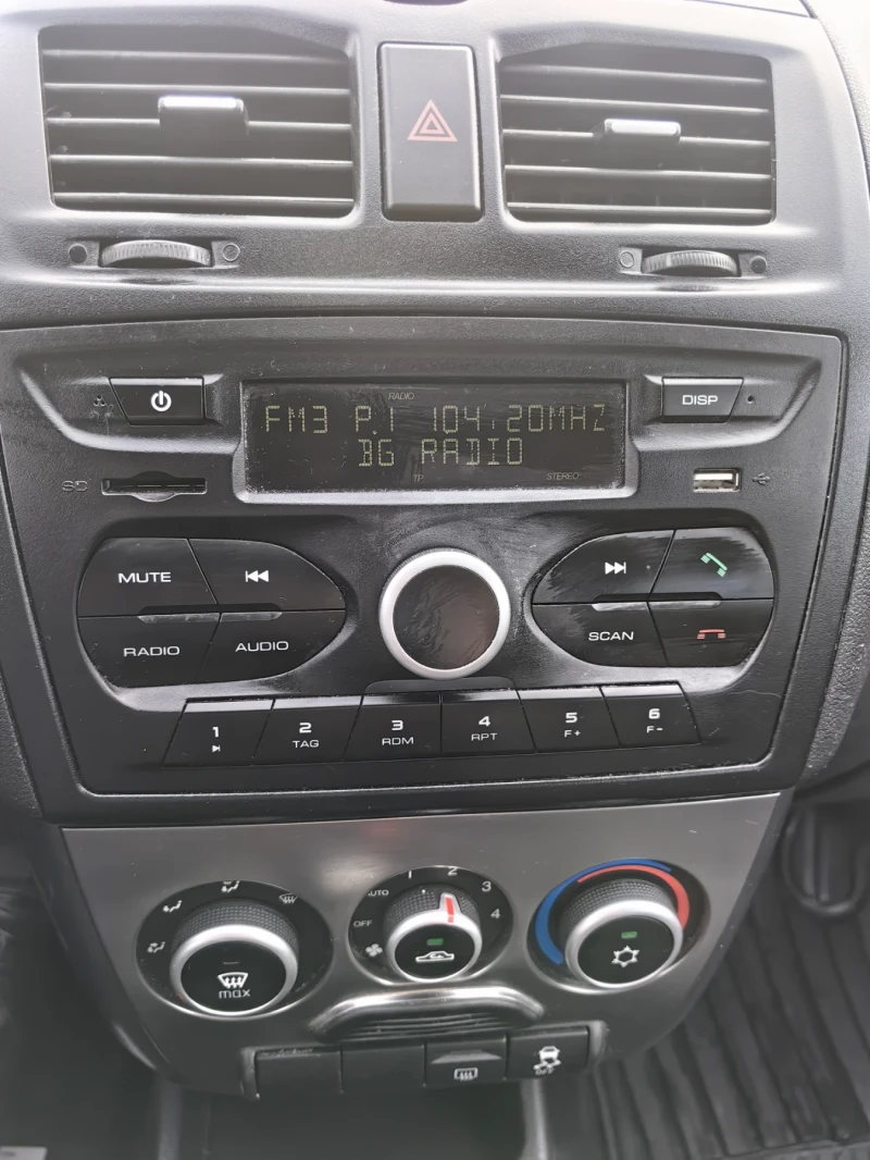 Lada Kalina 1.6 Бензин 98 кс, Евро 6, Климатик, Комби , снимка 10 - Автомобили и джипове - 53107142