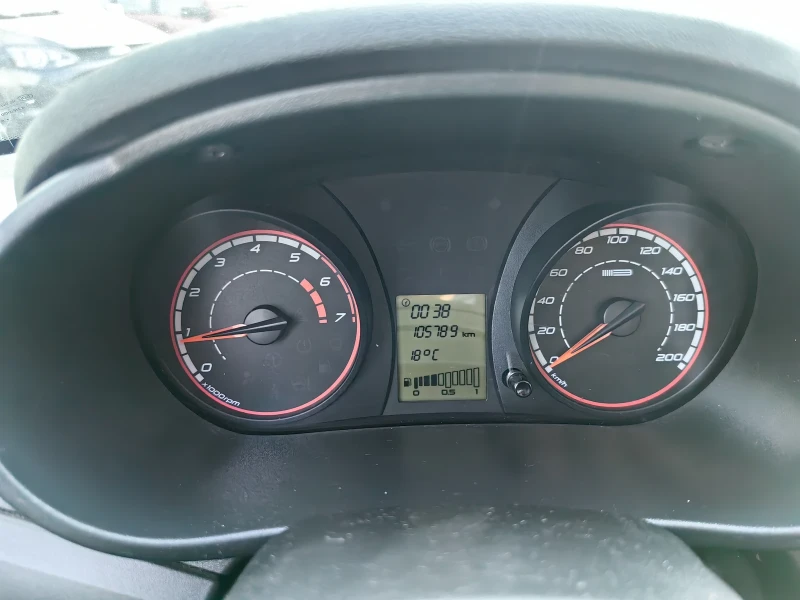 Lada Kalina 1.6 Бензин 98 кс, Евро 6, Климатик, Комби , снимка 16 - Автомобили и джипове - 53107142