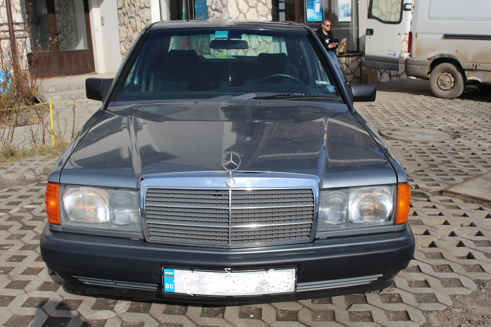 Mercedes-Benz 190 190E - изображение 2