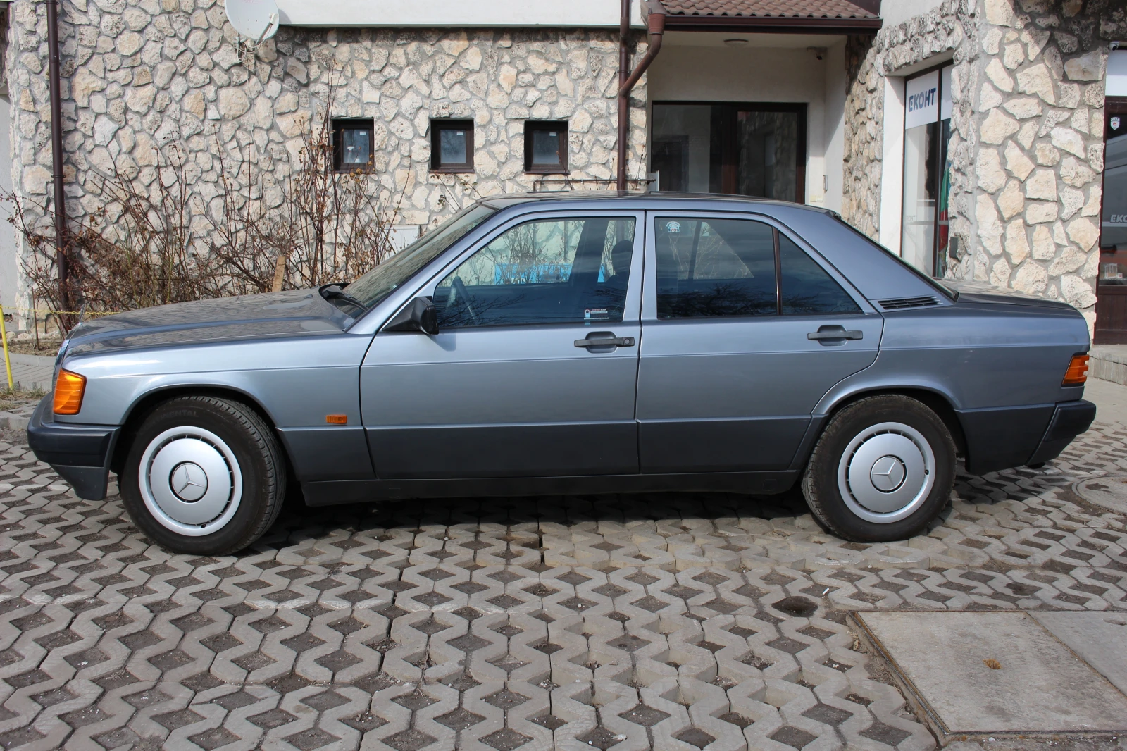 Mercedes-Benz 190 190E - изображение 3