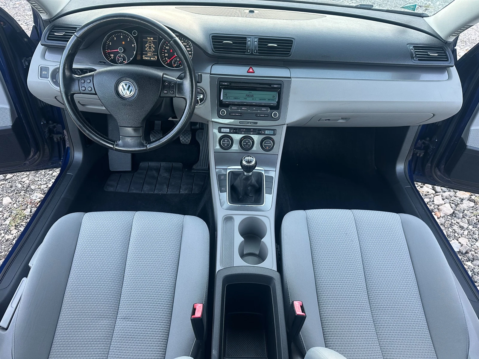 VW Passat 1.6I 102kc СТАРИЯ МОТОР - изображение 10