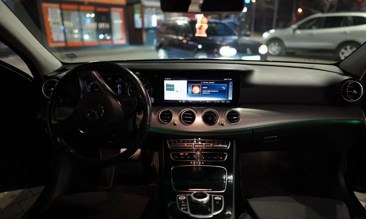 Mercedes-Benz E 220 4MATIC  - изображение 7