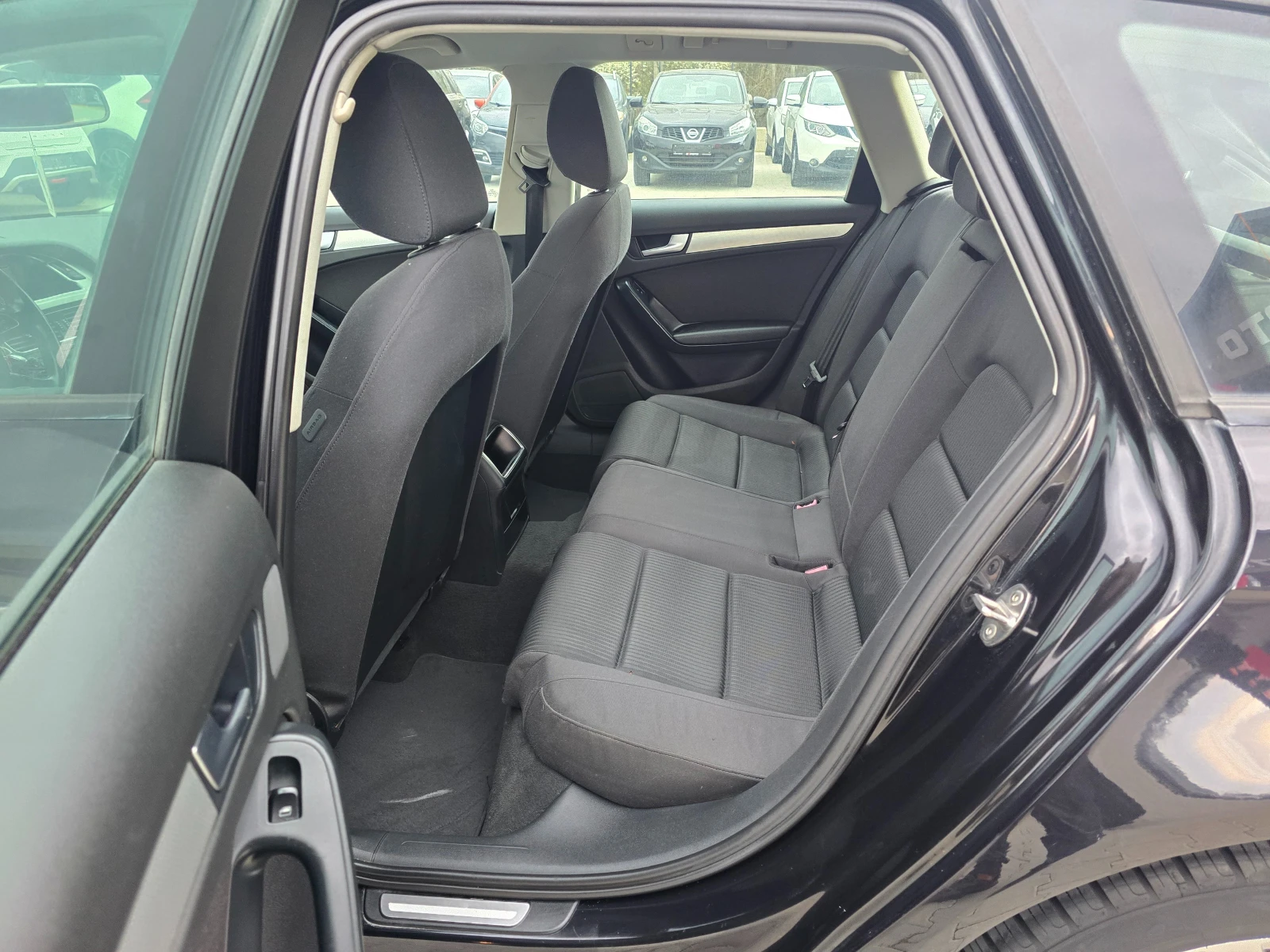 Audi A4 2.0TDI,  143к.с., Автомат, 2011г., снимка 10 - Автомобили и джипове - 53971399