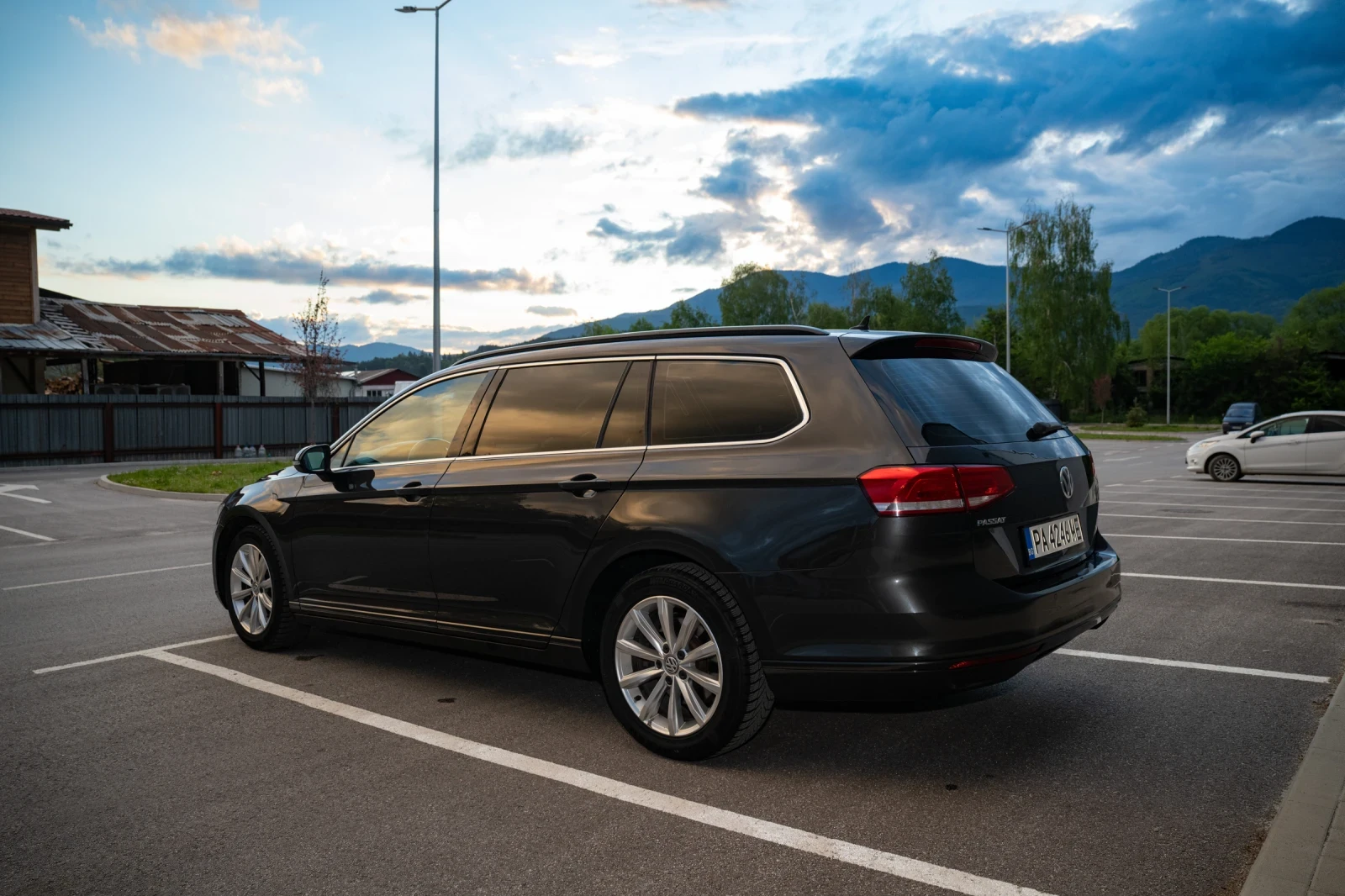 VW Passat, снимка 3 - Автомобили и джипове - 54611144