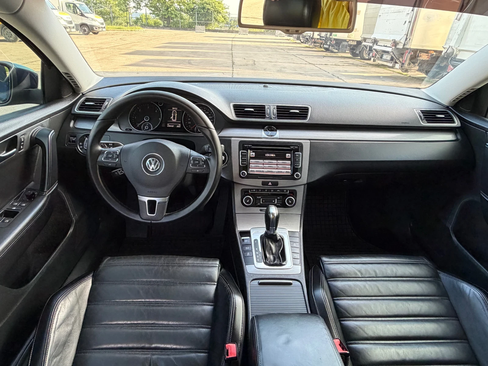 VW Passat 2.0TDI, снимка 8 - Автомобили и джипове - 54847465