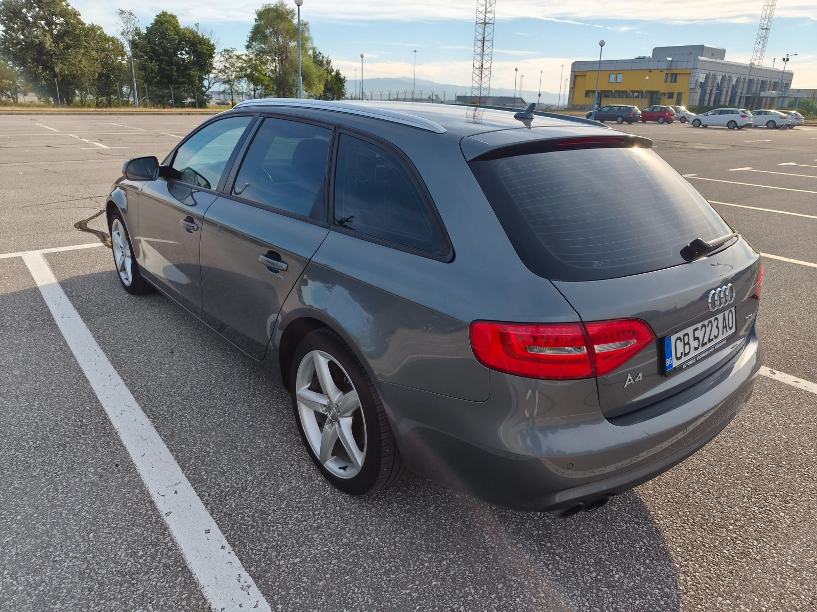 Audi A4, снимка 4 - Автомобили и джипове - 55715355