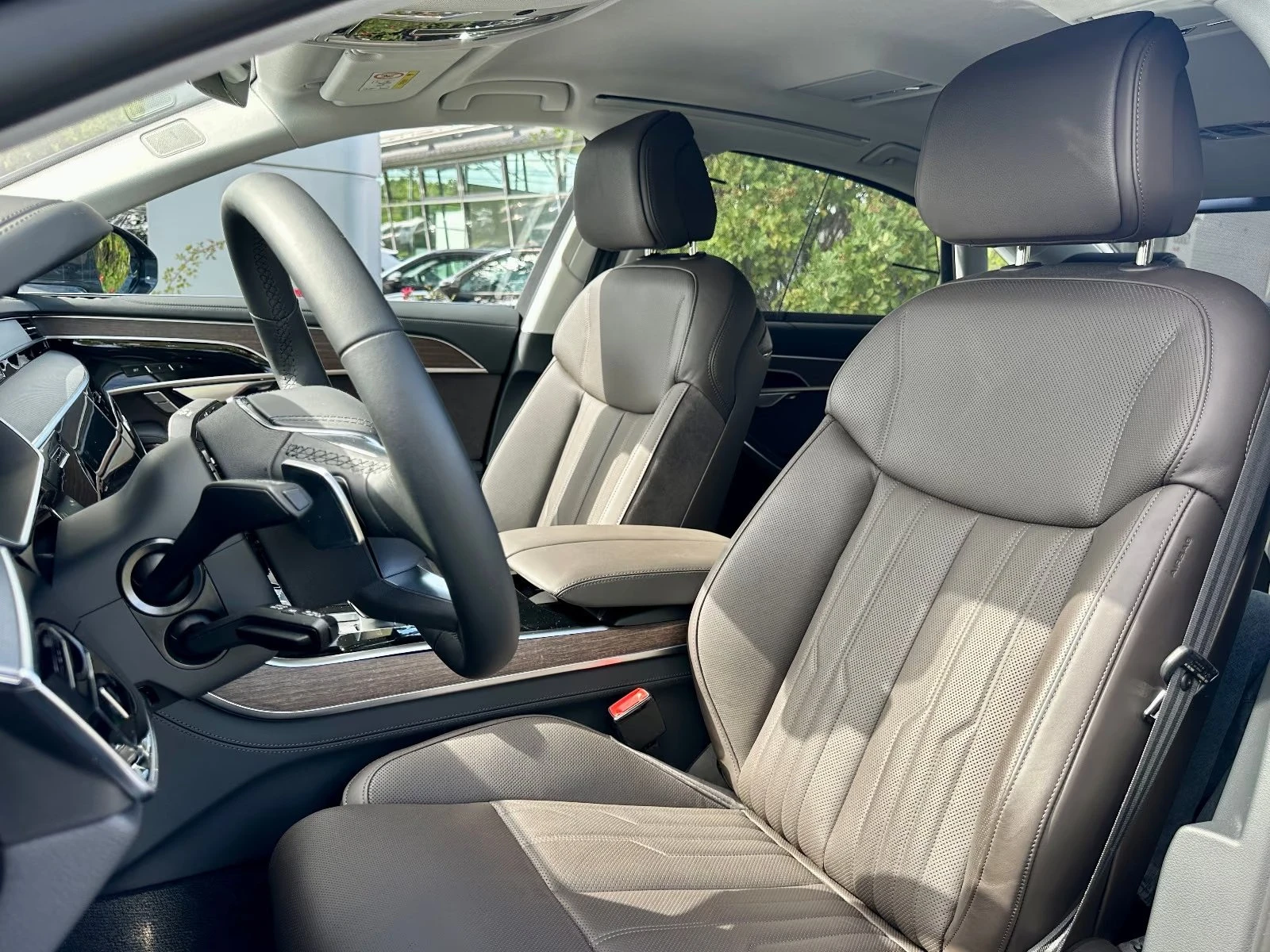 Audi A8 55 TFSI / LONG / B&O / MATRIX/ 4 SEATS/ 360/ AIR, снимка 7 - Автомобили и джипове - 56001660