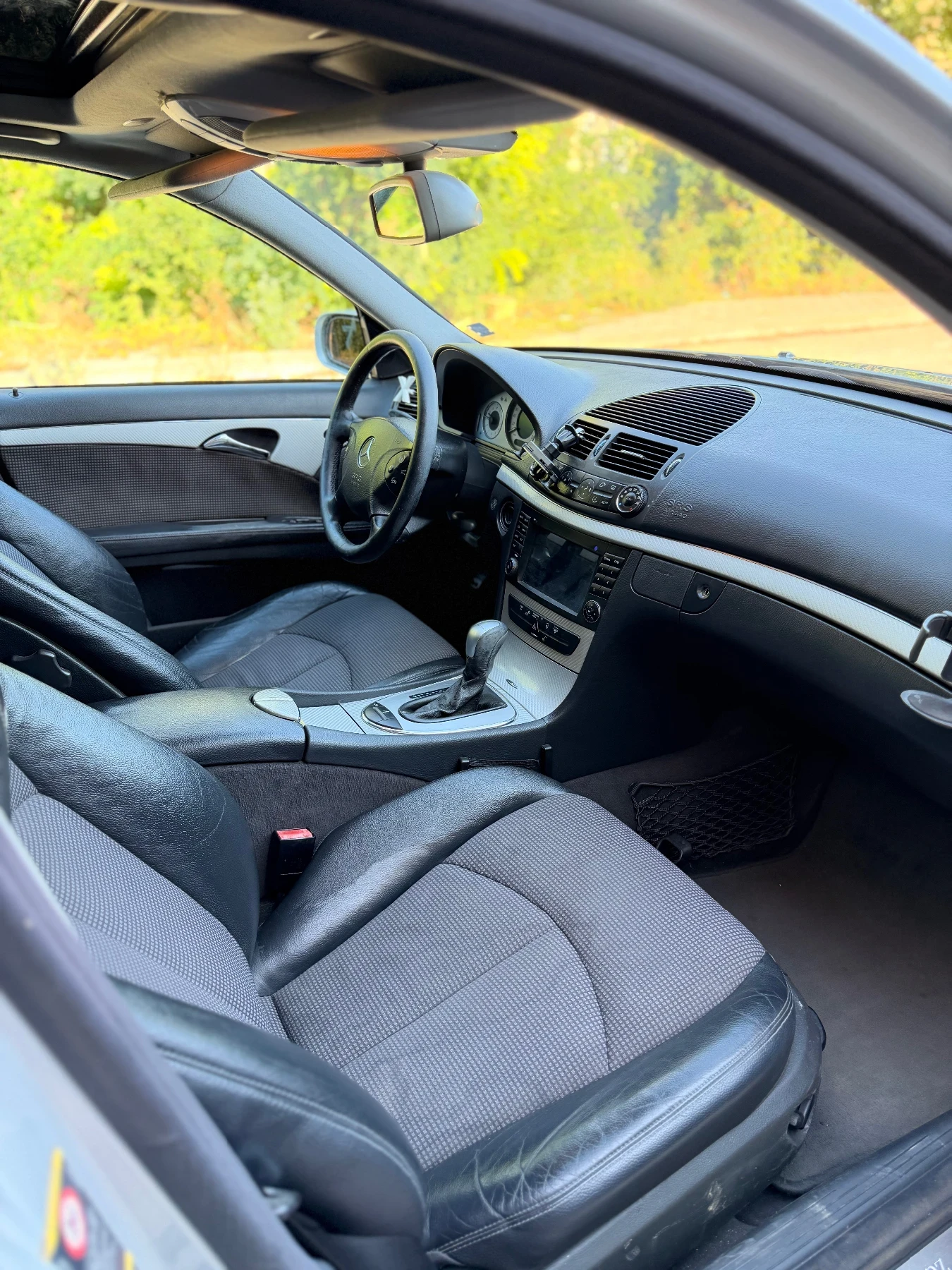 Mercedes-Benz E 270, снимка 10 - Автомобили и джипове - 56004356