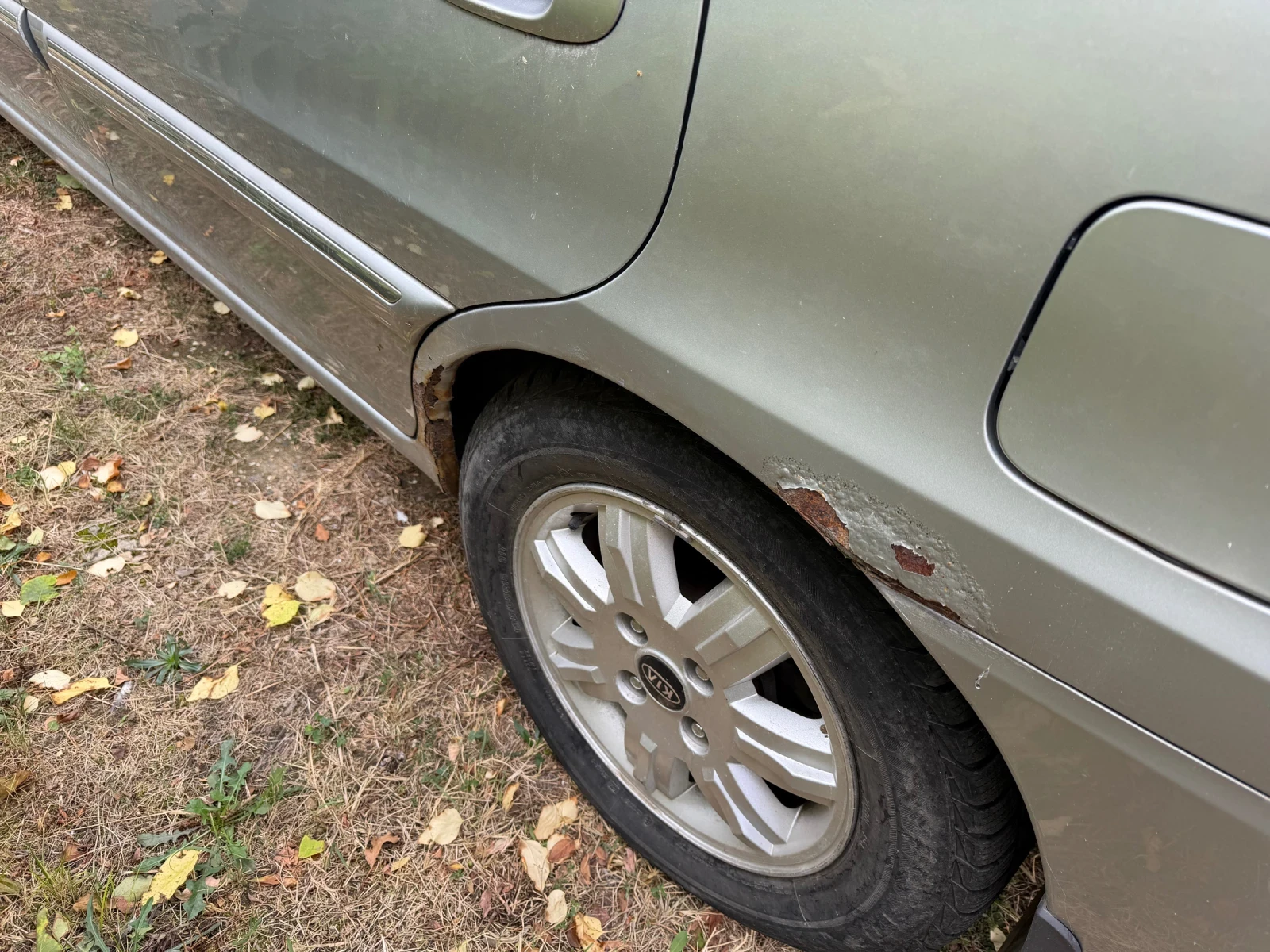Kia Carens 2.2 CRDi, снимка 6 - Автомобили и джипове - 56551002