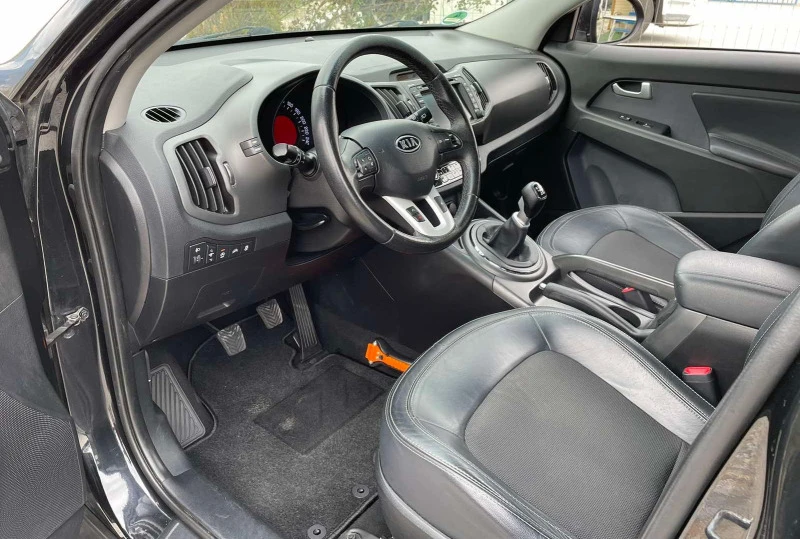 Kia Sportage 1.6GDI 135к.с НАВИ+ КОЖА, снимка 9 - Автомобили и джипове - 45505980