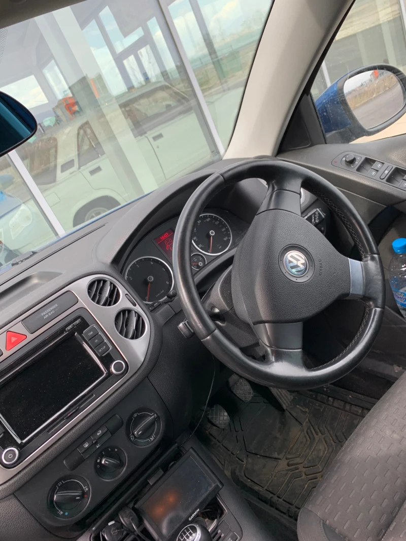 VW Tiguan 2.0TDI, снимка 10 - Автомобили и джипове - 47626042