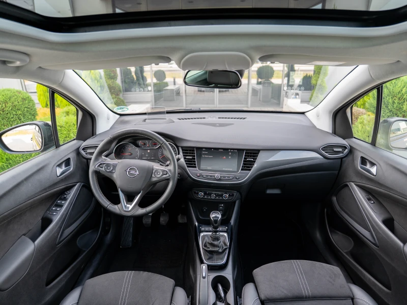 Opel Crossland X алкантара панорама Head-Up подгрев, снимка 9 - Автомобили и джипове - 51528329