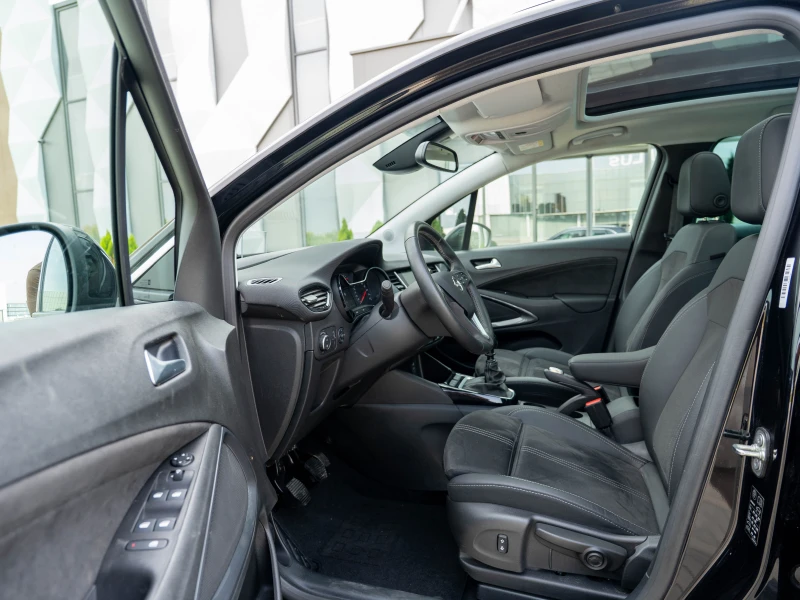 Opel Crossland X алкантара панорама Head-Up подгрев, снимка 8 - Автомобили и джипове - 51528329