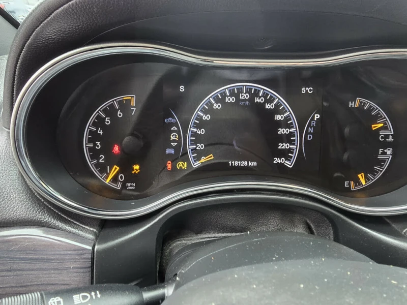 Jeep Grand cherokee Overland 4WD, снимка 6 - Автомобили и джипове - 53124406