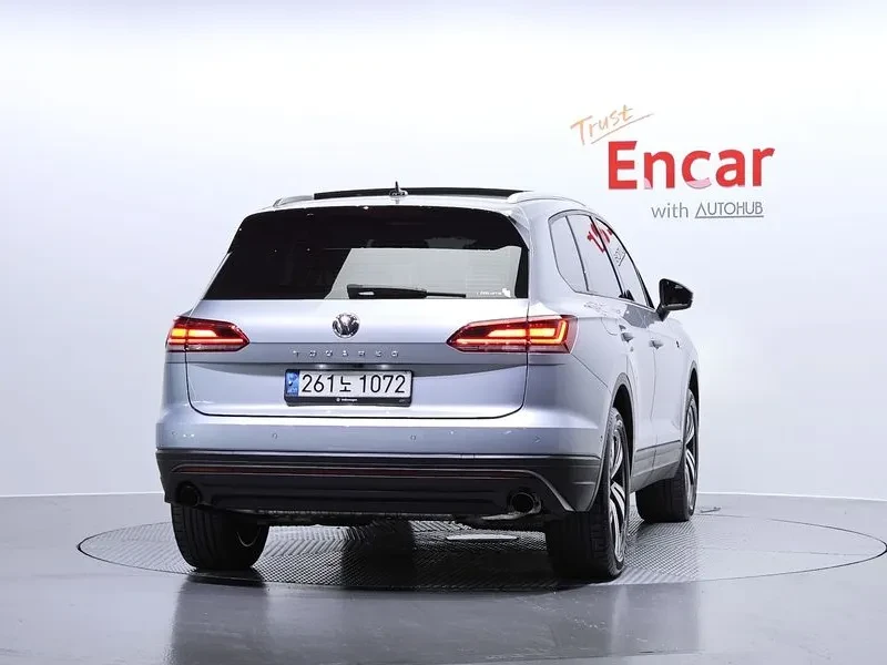 VW Touareg 3.0 Tdi Premium, снимка 4 - Автомобили и джипове - 55610873
