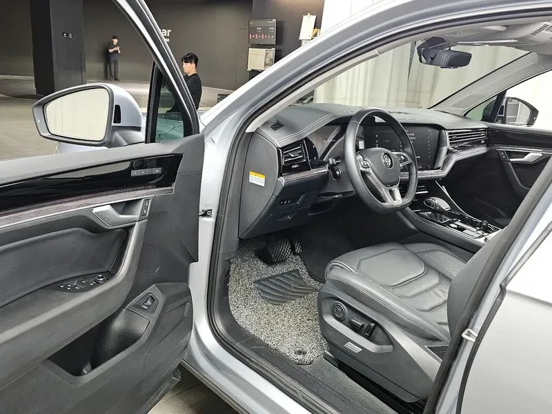 VW Touareg 3.0 Tdi Premium, снимка 10 - Автомобили и джипове - 55610873