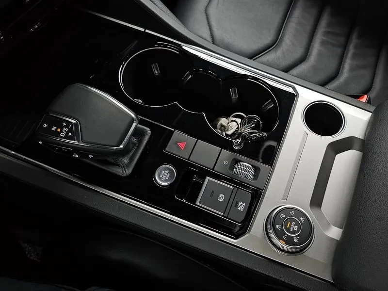VW Touareg 3.0 Tdi Premium, снимка 9 - Автомобили и джипове - 55610873