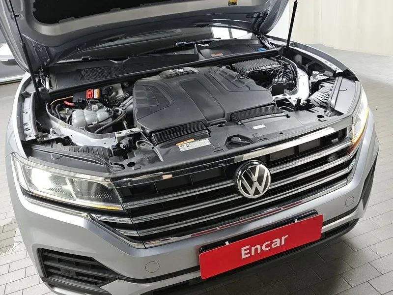 VW Touareg 3.0 Tdi Premium, снимка 6 - Автомобили и джипове - 55610873