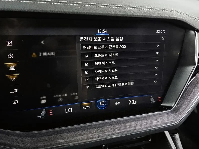 VW Touareg 3.0 Tdi Premium, снимка 16 - Автомобили и джипове - 55610873