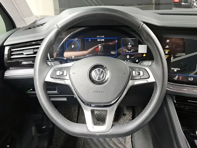 VW Touareg 3.0 Tdi Premium, снимка 13 - Автомобили и джипове - 55610873