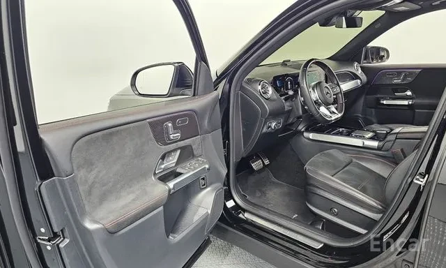 Mercedes-Benz GLB35AMG 4M* ПОДГРЕВ* DISTR* AMBIENT* DIGITAL* PANO* КАМ, снимка 10 - Автомобили и джипове - 55742650