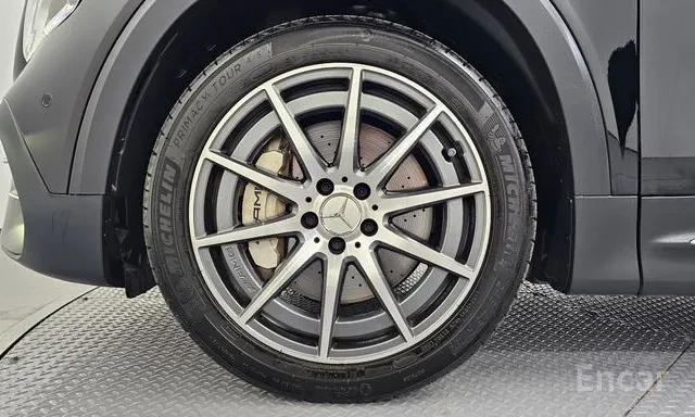 Mercedes-Benz GLB35AMG 4M* ПОДГРЕВ* DISTR* AMBIENT* DIGITAL* PANO* КАМ, снимка 5 - Автомобили и джипове - 55742650