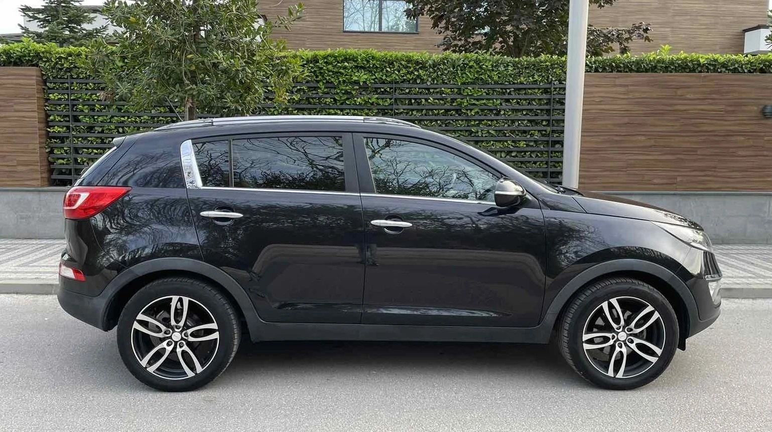 Kia Sportage 1.6GDI 135к.с НАВИ+ КОЖА - изображение 4