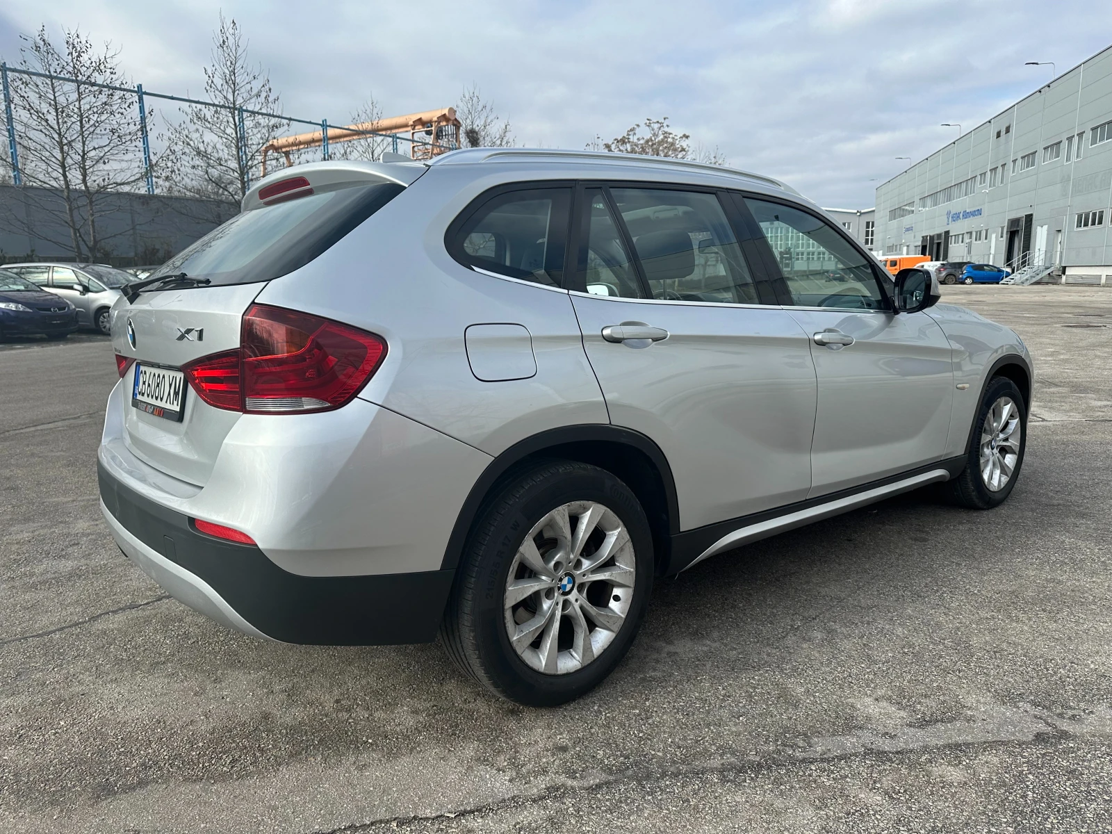 BMW X1 XDrive 28I 305 к.с. - изображение 4