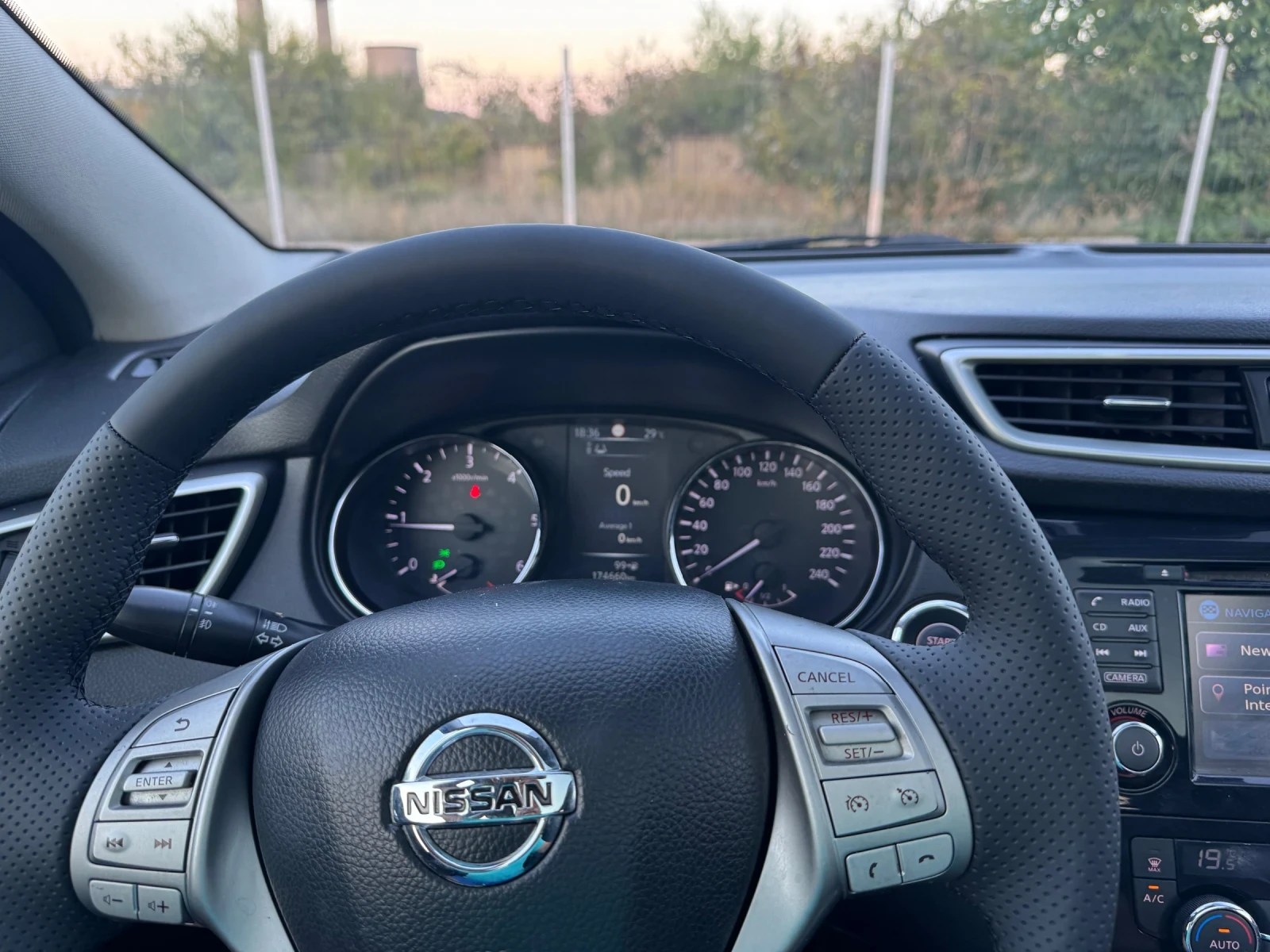 Nissan Qashqai Панорама, камера 360, 4x4  - изображение 7