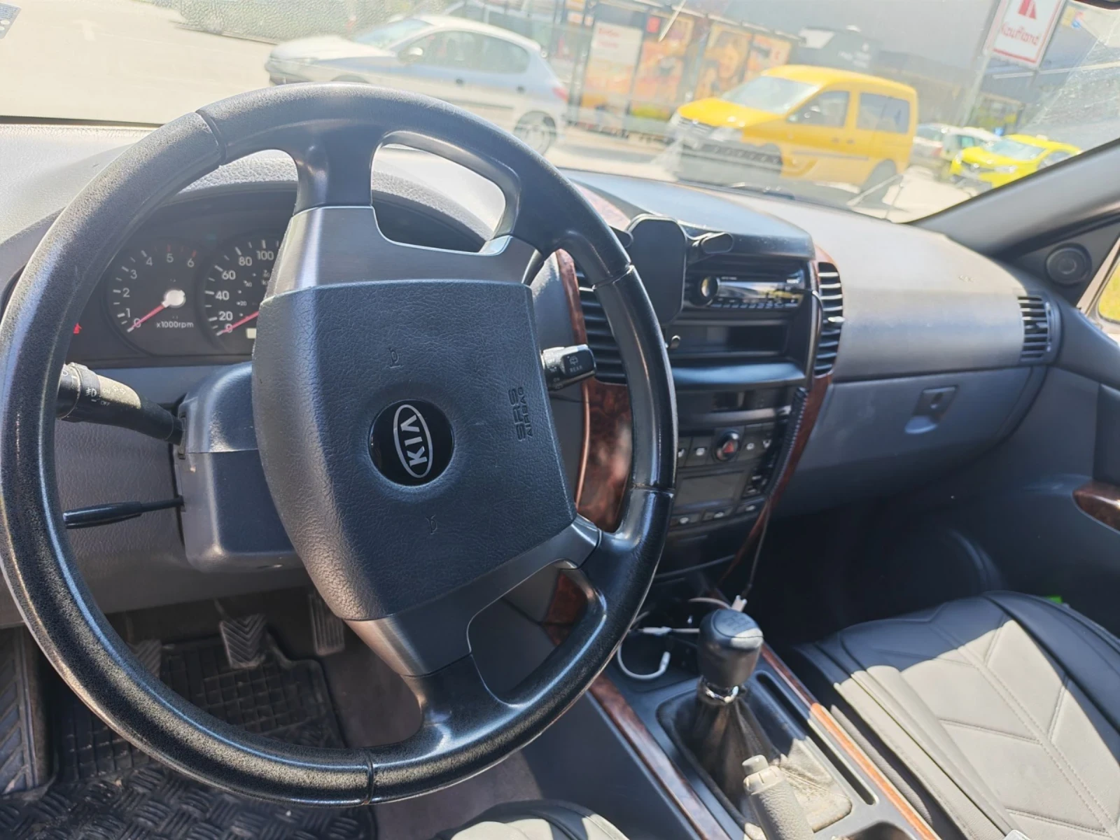 Kia Sorento 2.5 CRDI, снимка 5 - Автомобили и джипове - 54424659