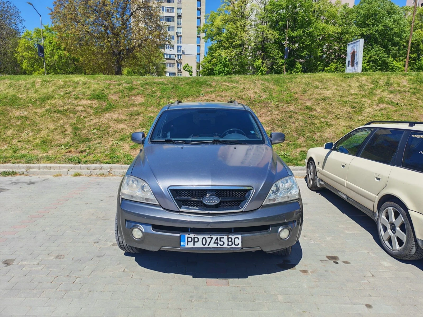 Kia Sorento 2.5 CRDI, снимка 3 - Автомобили и джипове - 54424659