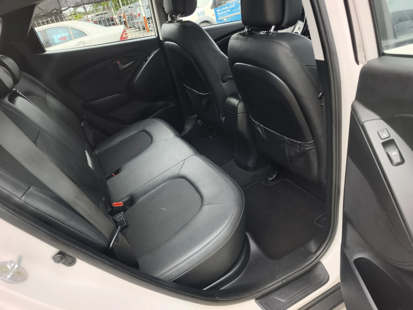 Hyundai IX35 2.0d 4x4 134000km  FACE NEW !!, снимка 10 - Автомобили и джипове - 54458565
