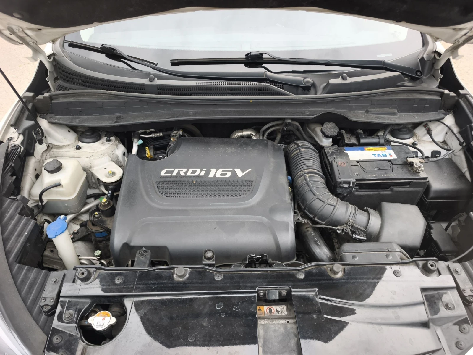 Hyundai IX35 2.0d 4x4 134000km  FACE NEW !!, снимка 13 - Автомобили и джипове - 54458565