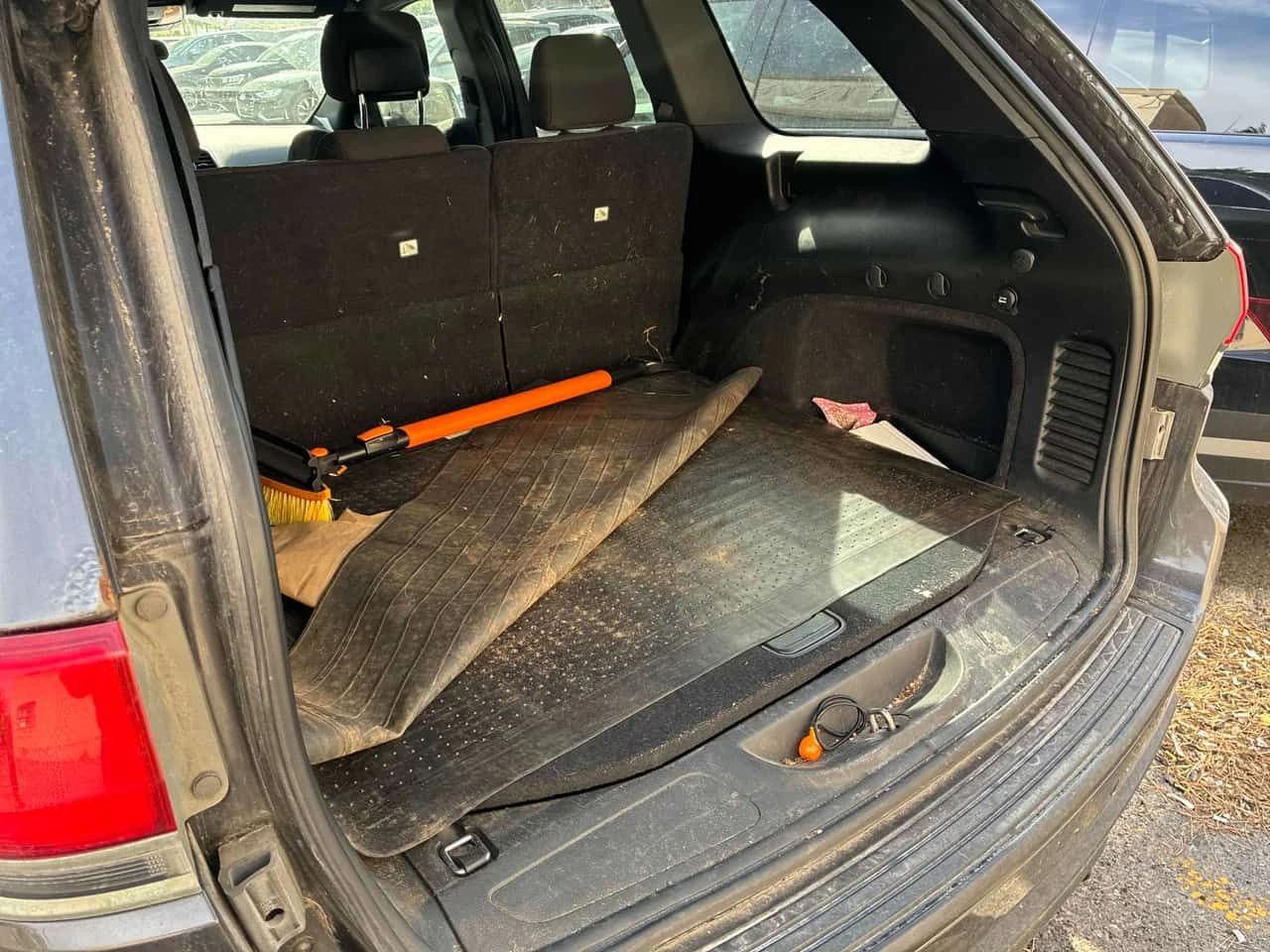 Jeep Grand cherokee * Laredo * CARFAX * ПОДГРЕВИ * KEYLESS, снимка 13 - Автомобили и джипове - 54930142
