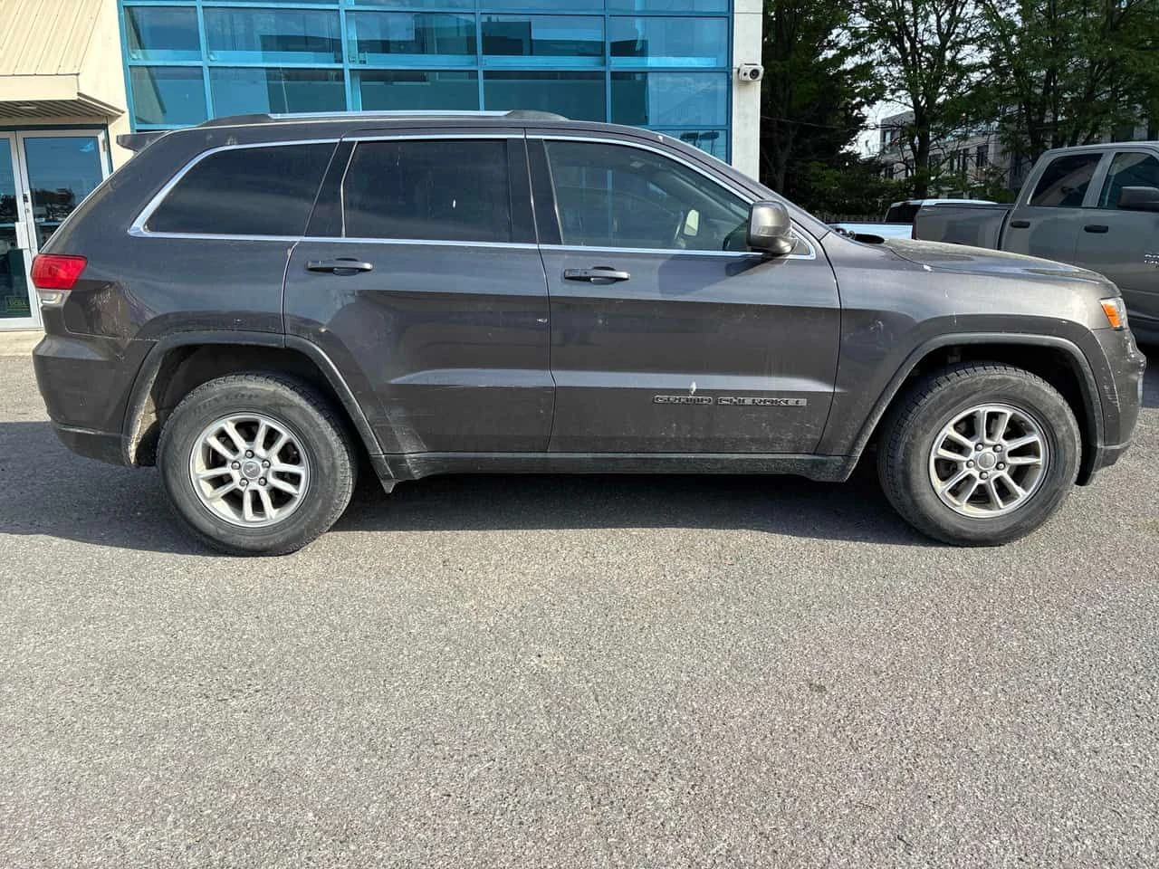 Jeep Grand cherokee * Laredo * CARFAX * ПОДГРЕВИ * KEYLESS, снимка 3 - Автомобили и джипове - 54930142