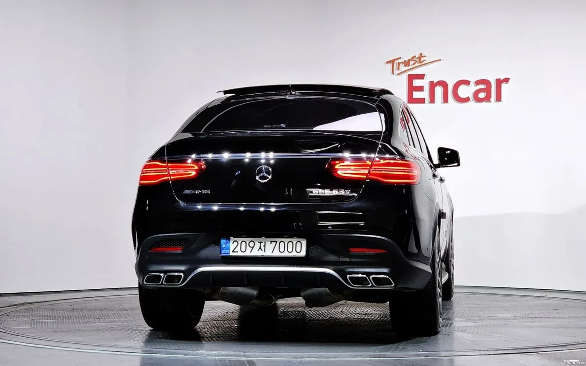 Mercedes-Benz GLE 63 S AMG 4MATIC| HARMAN| DISTRONIC| CARBON| ПАНО| 360 КАМЕР, снимка 4 - Автомобили и джипове - 55051290