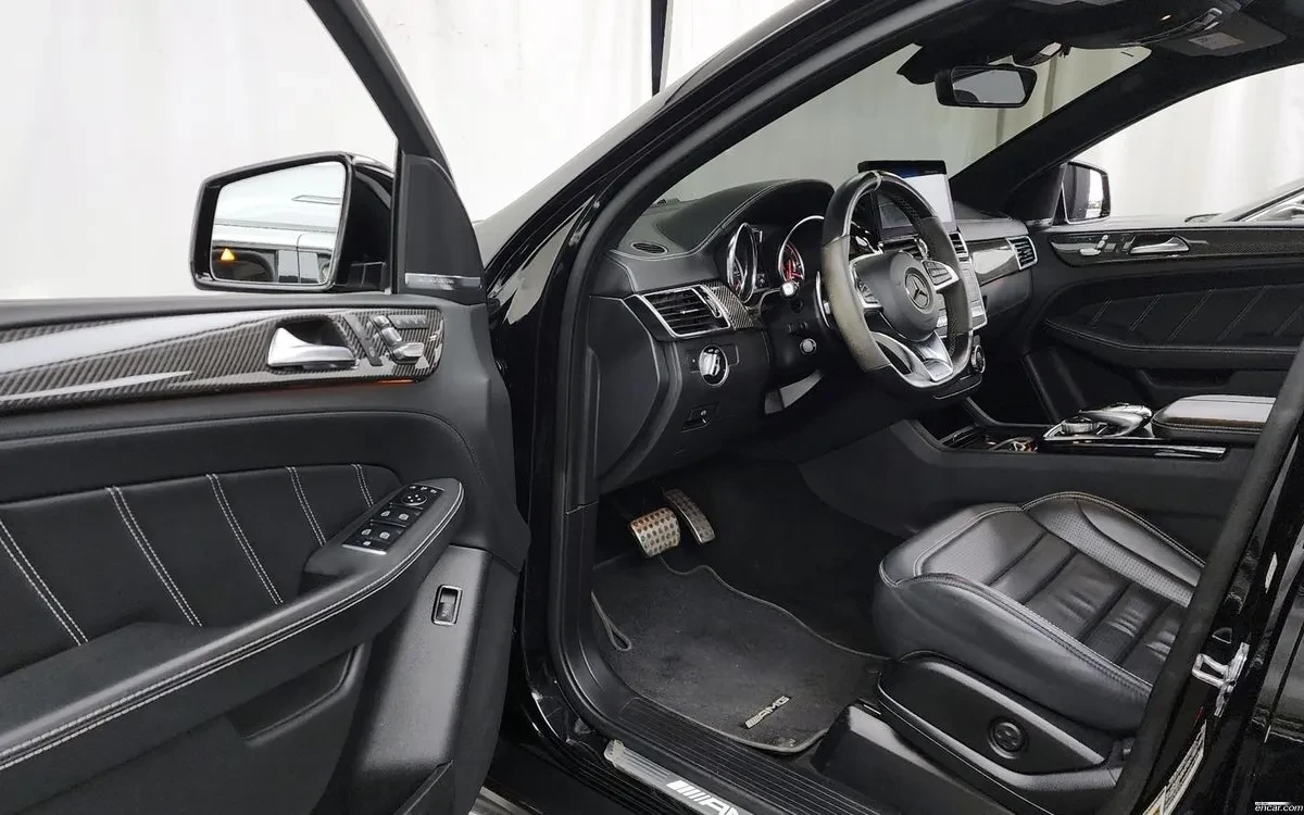 Mercedes-Benz GLE 63 S AMG 4MATIC| HARMAN| DISTRONIC| CARBON| ПАНО| 360 КАМЕР, снимка 5 - Автомобили и джипове - 55051290