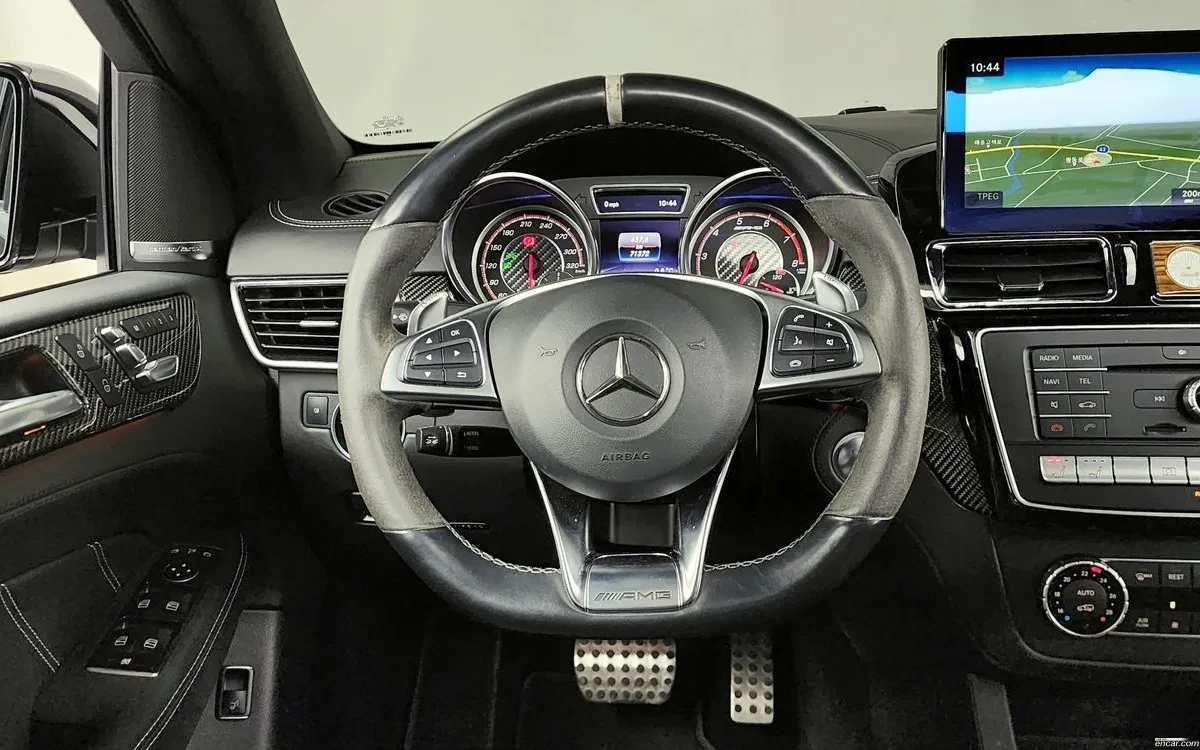 Mercedes-Benz GLE 63 S AMG 4MATIC| HARMAN| DISTRONIC| CARBON| ПАНО| 360 КАМЕР, снимка 7 - Автомобили и джипове - 55051290