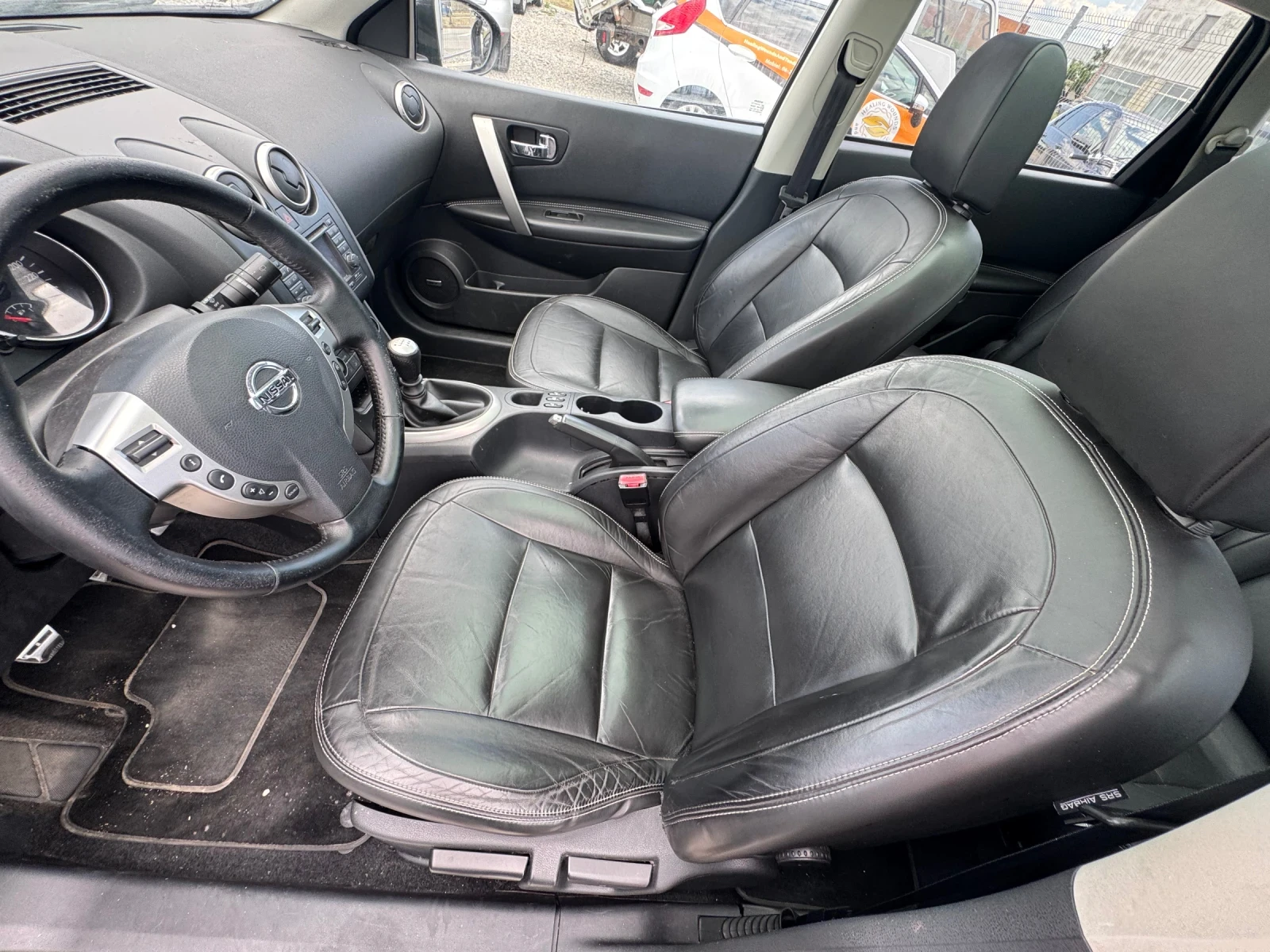 Nissan Qashqai, снимка 13 - Автомобили и джипове - 55201128