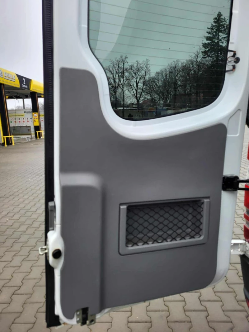 Mercedes-Benz Sprinter 216, снимка 10 - Бусове и автобуси - 52642165