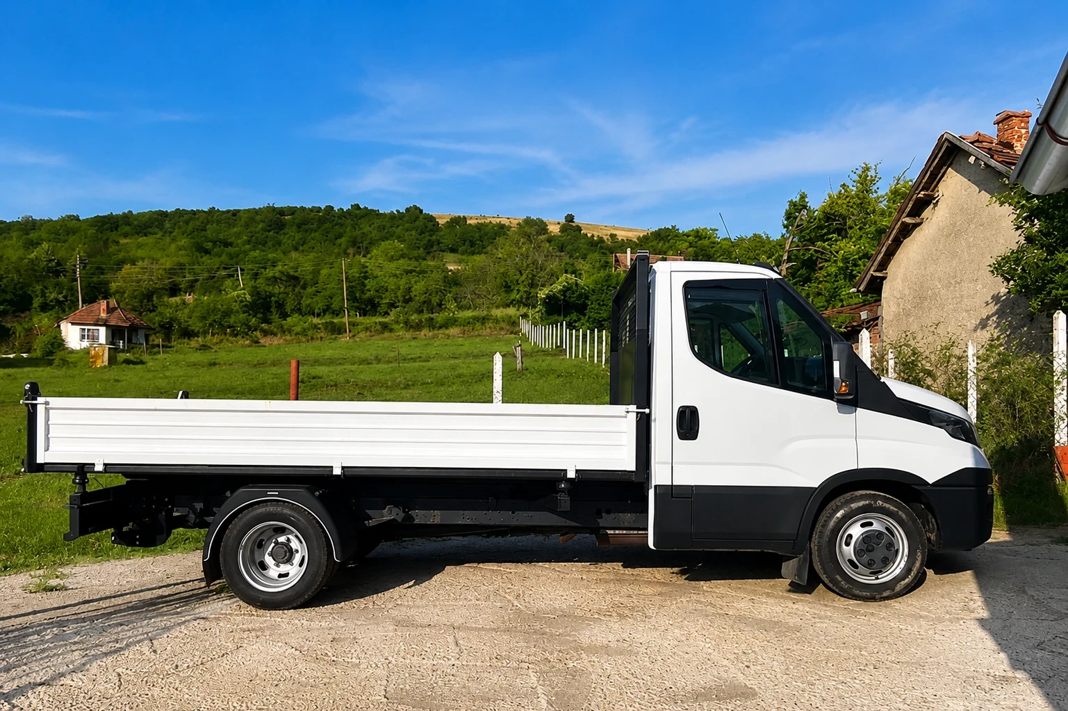 Iveco 35c15 ТРИСТРАНЕН* САМОСВАЛ* КАТО НОВ, снимка 5 - Бусове и автобуси - 54987337