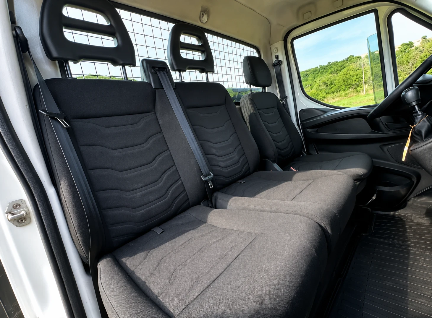 Iveco 35c15 ТРИСТРАНЕН* САМОСВАЛ* КАТО НОВ, снимка 13 - Бусове и автобуси - 54987337